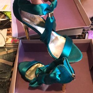 Teal green with gold bottoms